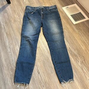 🎁🌞Whetherly Blue High Rise Jeans with Distressed Hem
